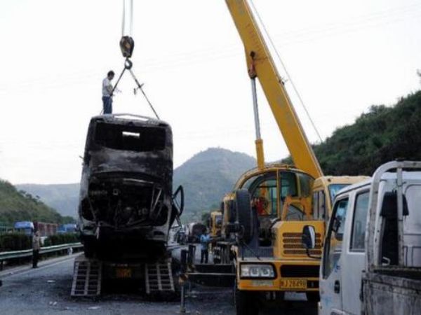 公安縣吊車出租(內燃吊車450噸履帶吊車)