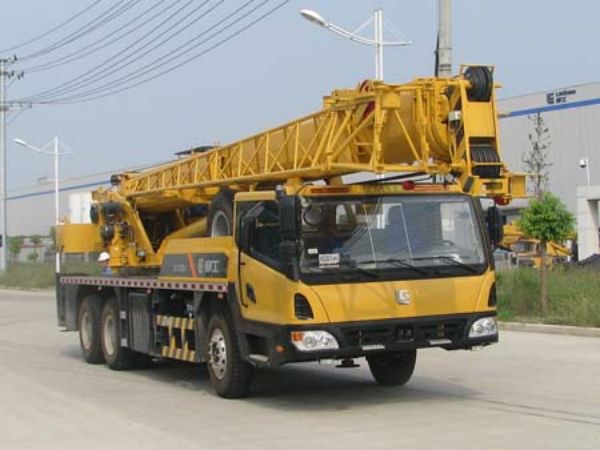 天河區吊車出租電話(選擇吊車租賃要注意哪些因素)