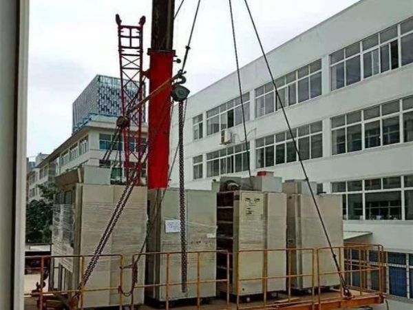 三門縣吊車出租(寧海350噸履帶吊車招聘)