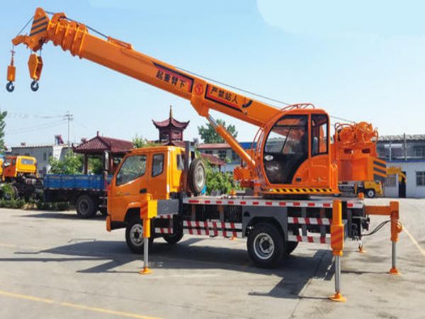 平潭縣吊車出租(工程  吊車使用年限）
