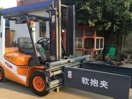 漳州叉車出租(戶外作業(yè)叉車市場)